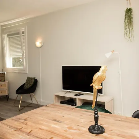 Apartment Confortable Et Accueillant T4 A *