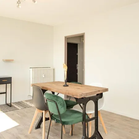 Apartment Confortable Et Accueillant T4 A *